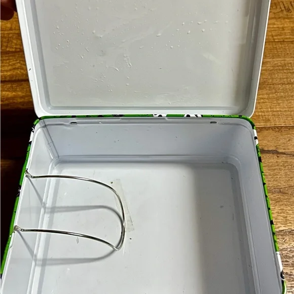 NECA • Tim Burton’s • Black/Green • The Nightmare Before Christmas • Lunch Box - Picture 10 of 12